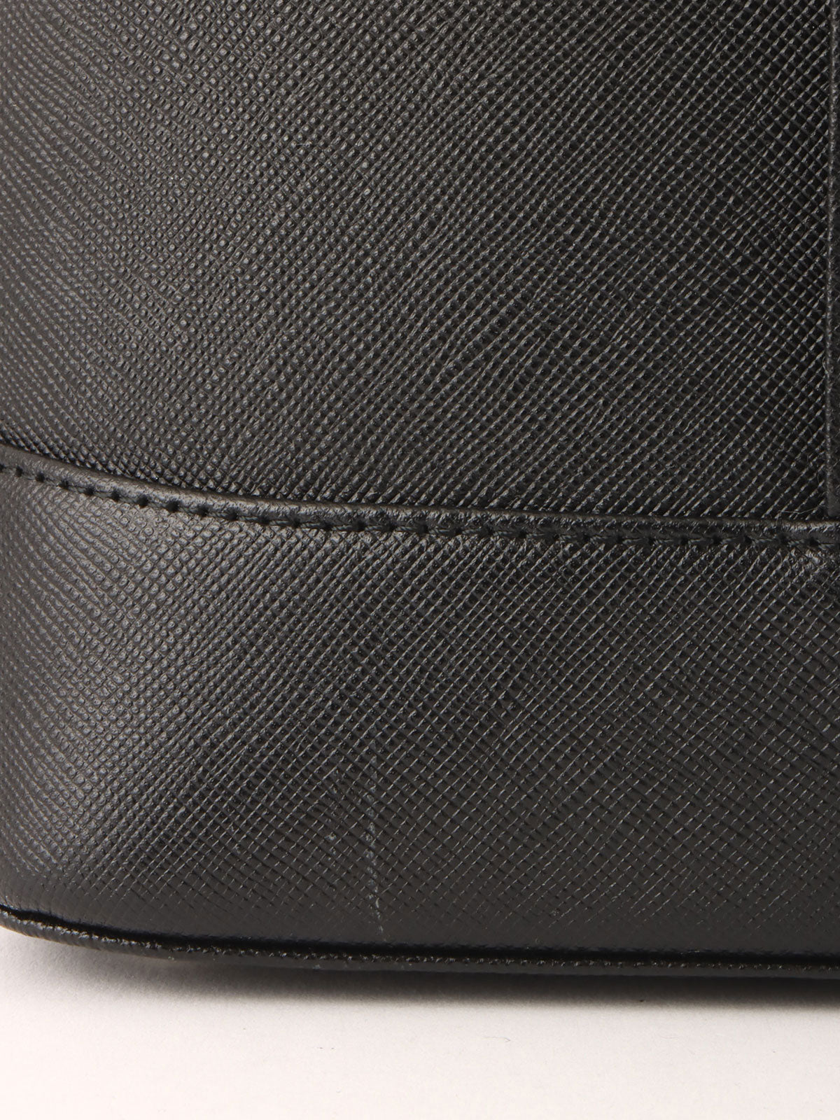 ロゴプレートハンドバッグ ブラック