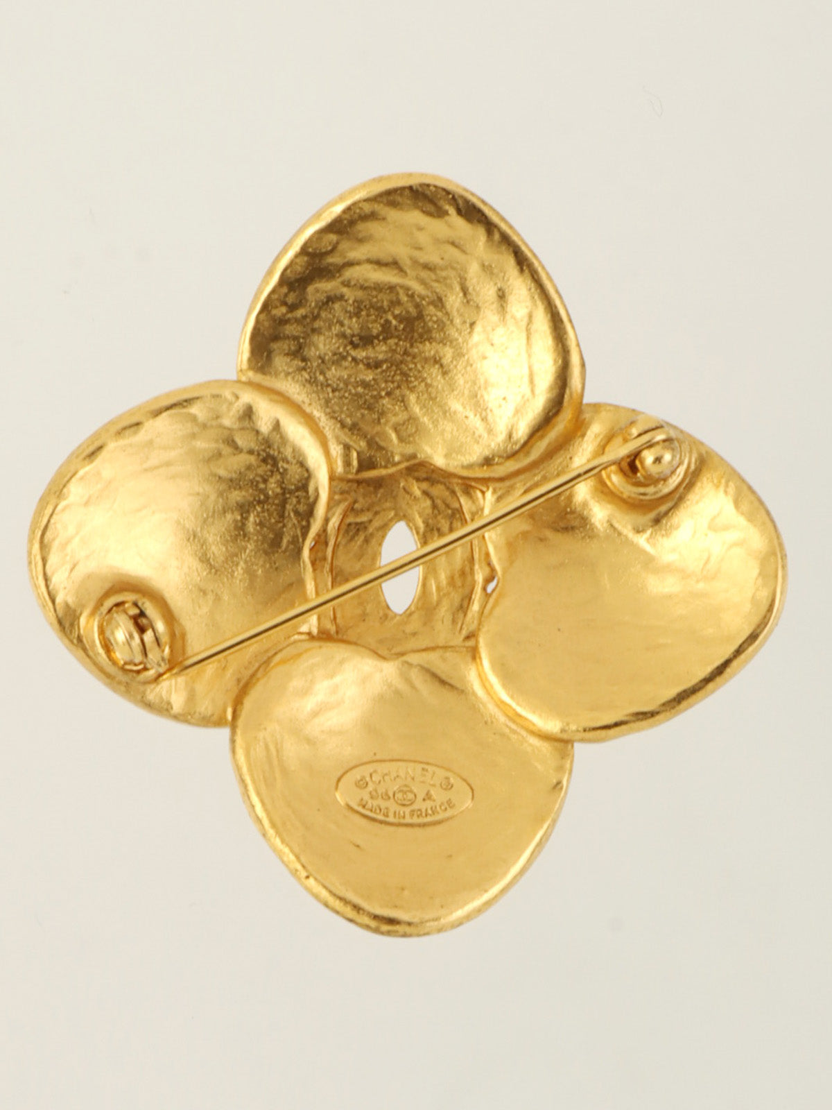 1996年花卉图案CC标志胸针金色