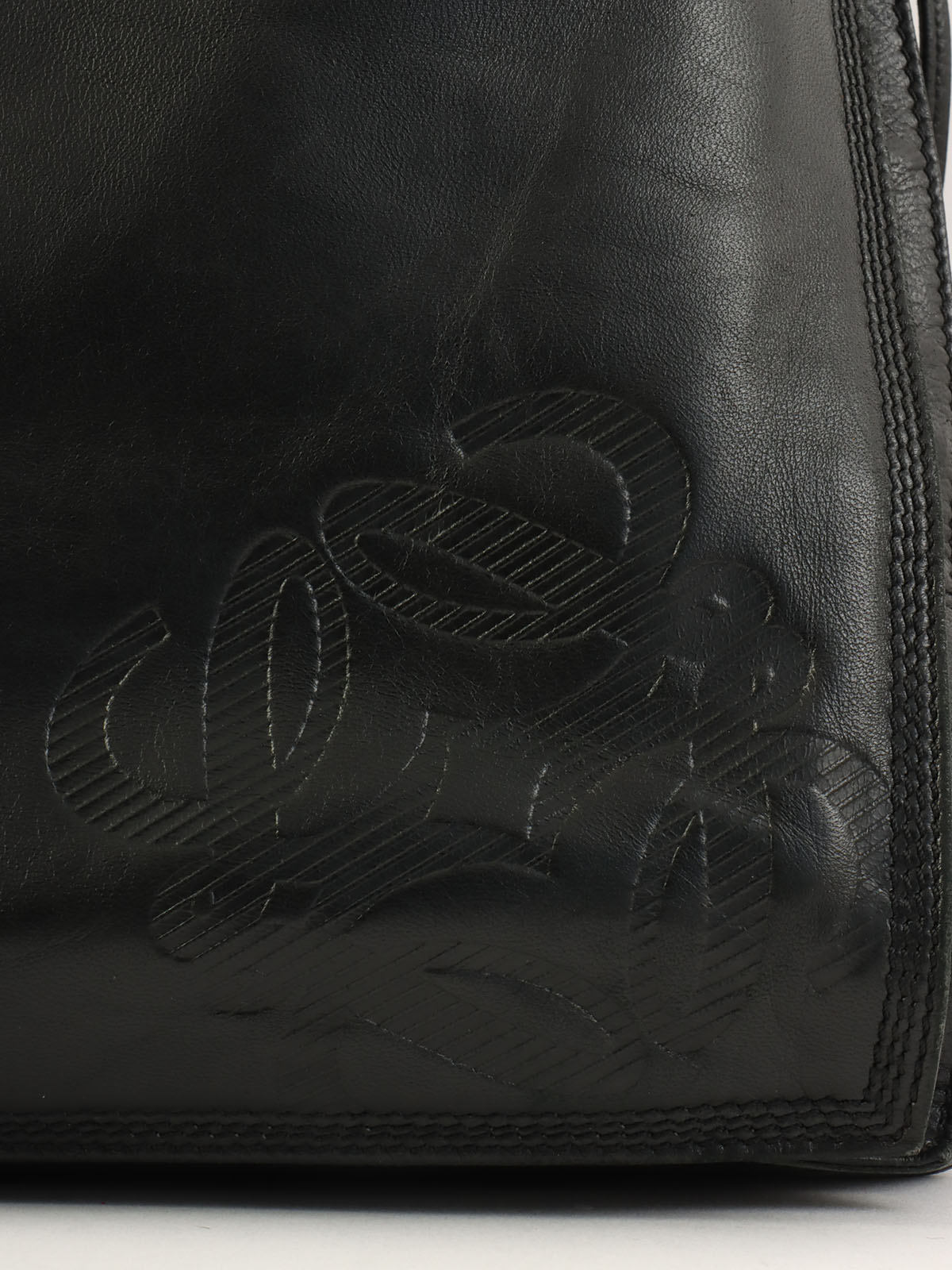 黑色 Anagram Stitch 单肩包