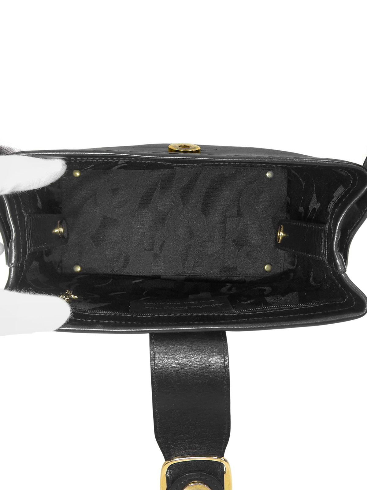 ヴァラプレートショルダーバッグ ブラック