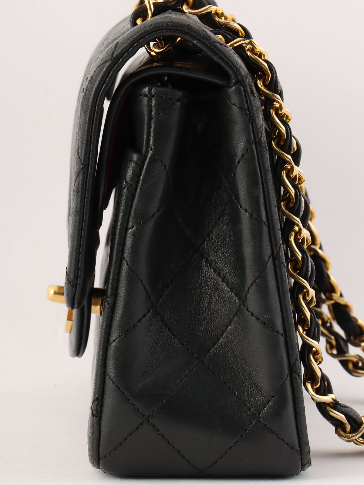 Classic flap chain bag, 23cm, black, made between 1985 and 1990