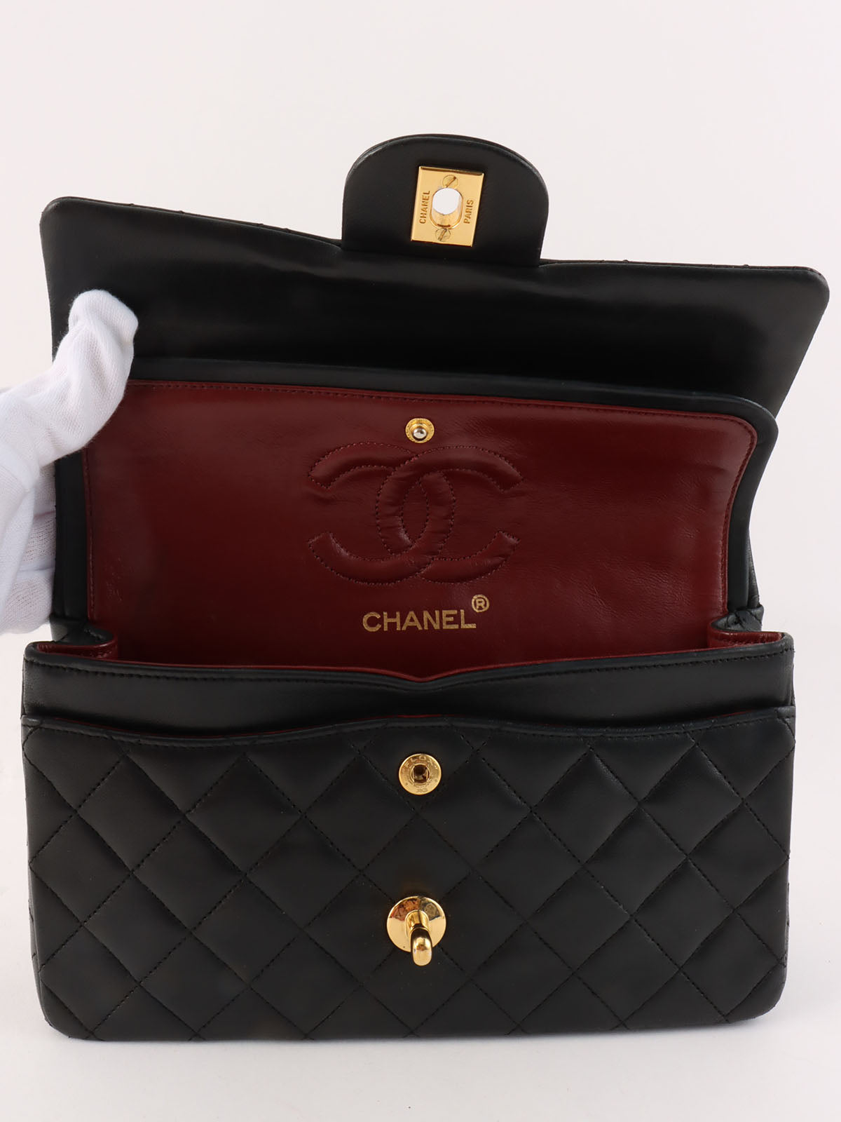 Classic flap chain bag, 23cm, black, made between 1985 and 1990