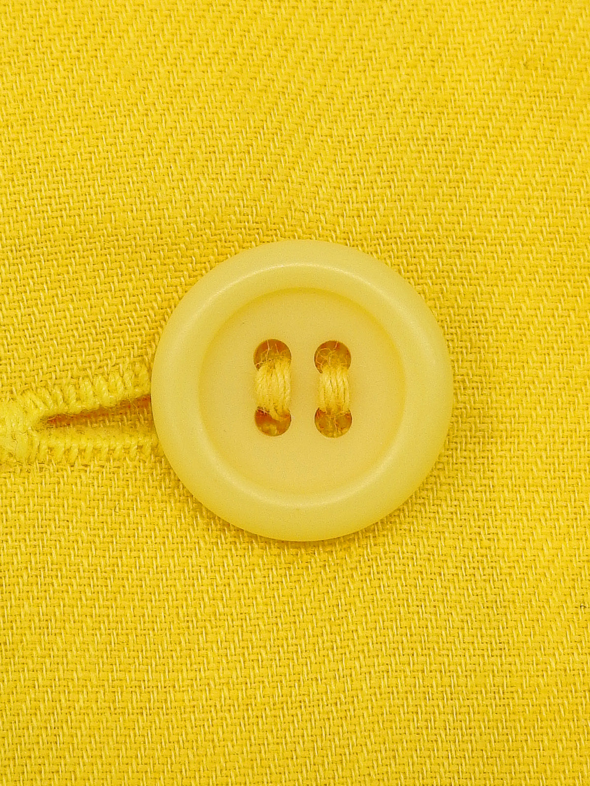 Two-tone half-sleeve shirt in yellow and black