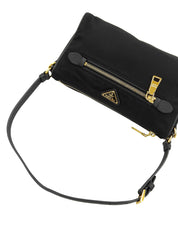 ナイロンロゴプレートワンショルダーバッグ ブラック