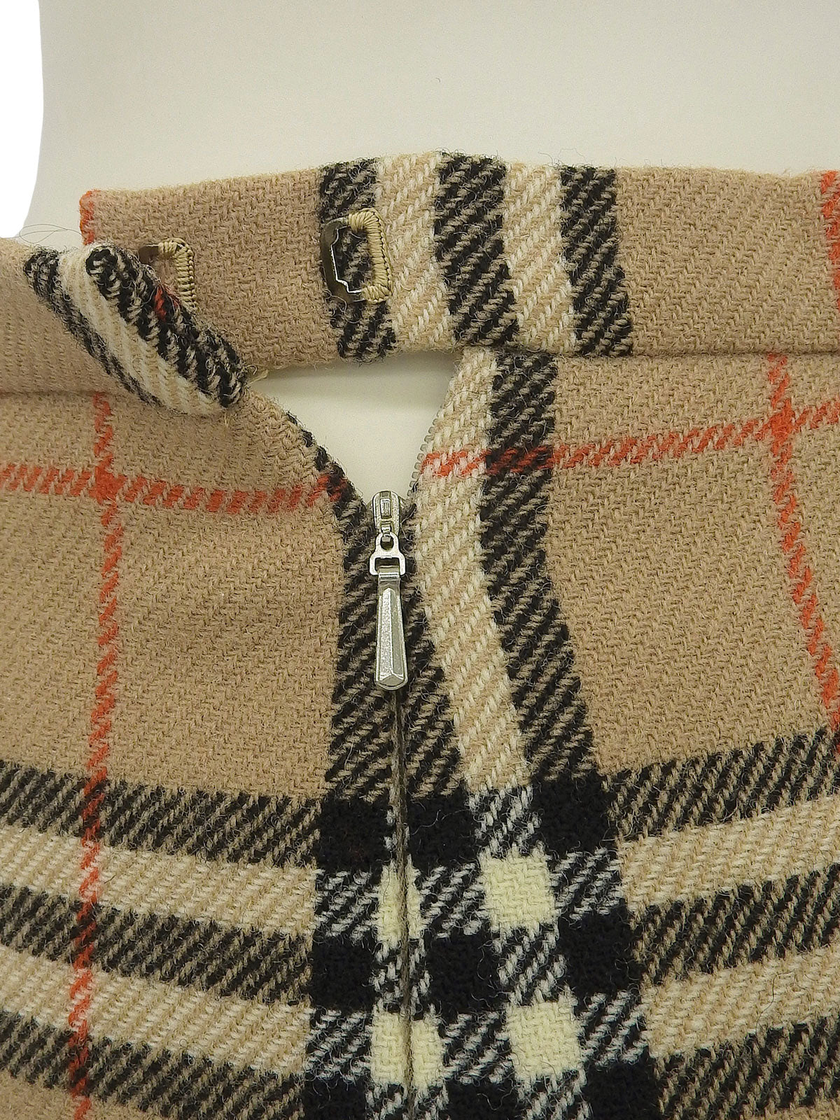 Wool Check Pattern Pleated Skirt in Beige/Multi