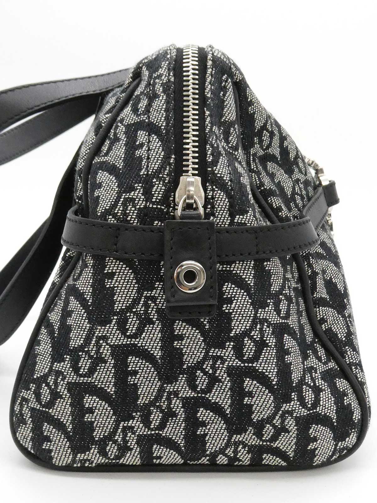 トロッターパターンロゴプレートショルダーバッグ ブラック