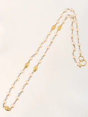 Pearl long necklace in white/gold