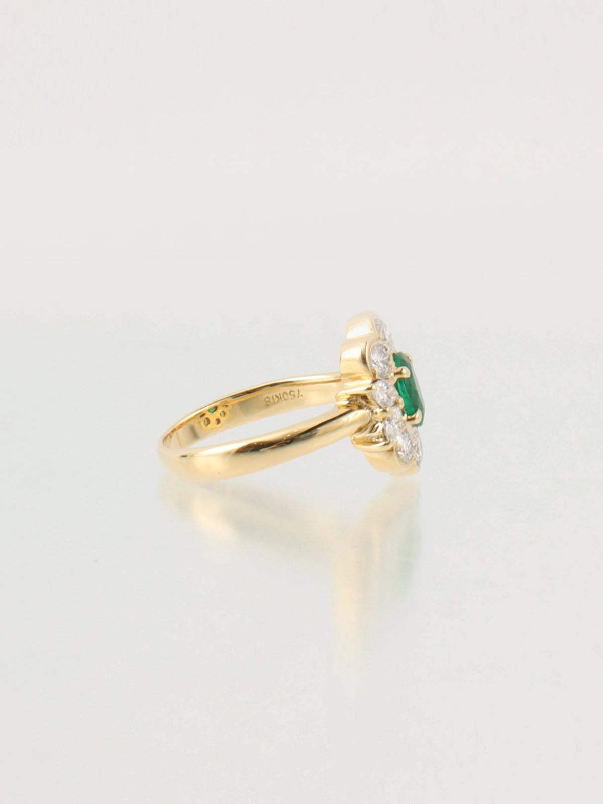 18K Gold/Green Emerald Diamond Design Ring