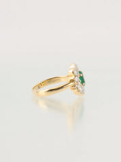 18K Gold/Green Emerald Diamond Design Ring