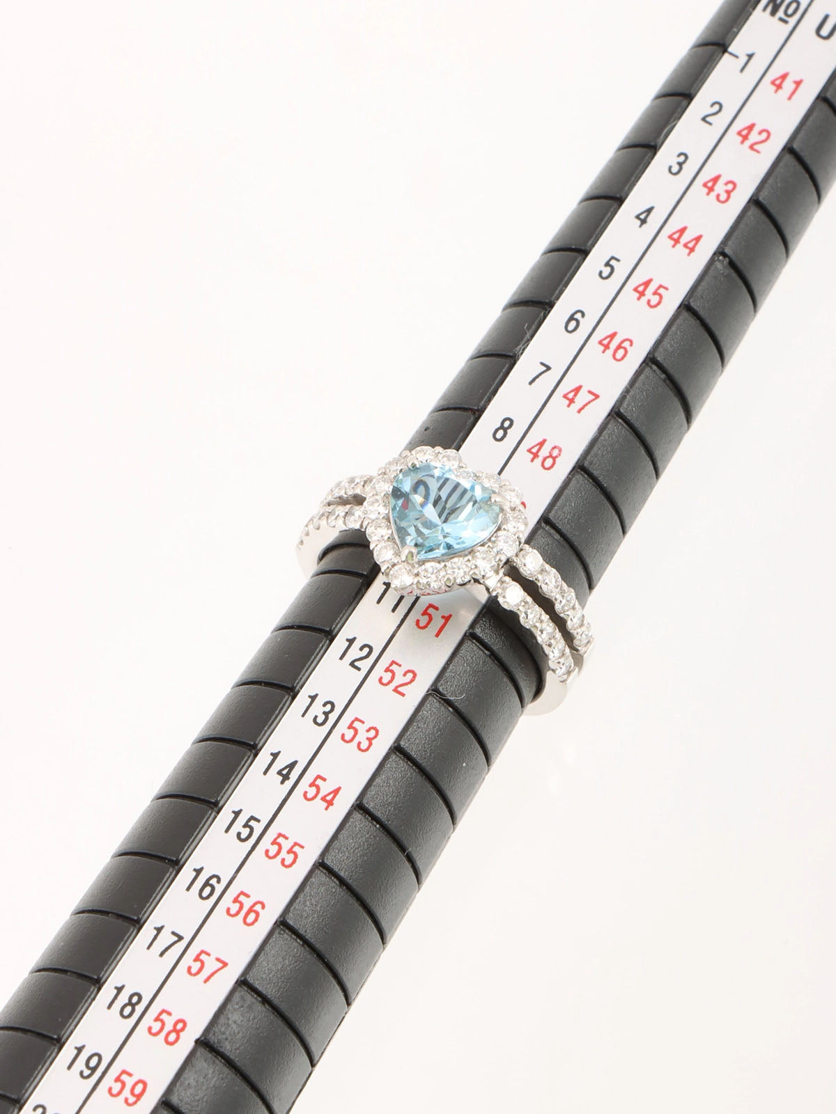 18K Aquamarine Diamond Heart Ring in Silver/Light Blue