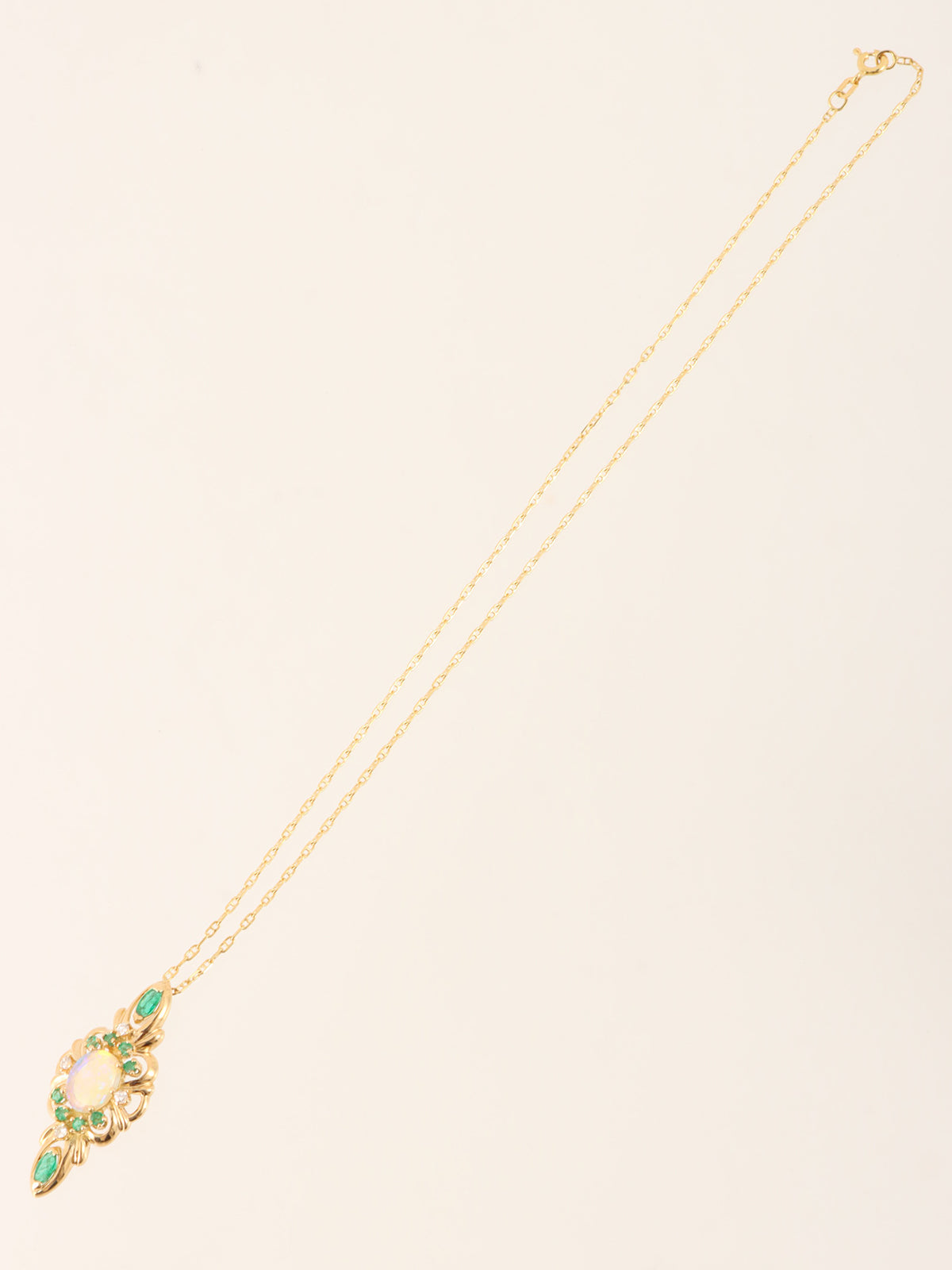 18K Gold Opal Design Necklace