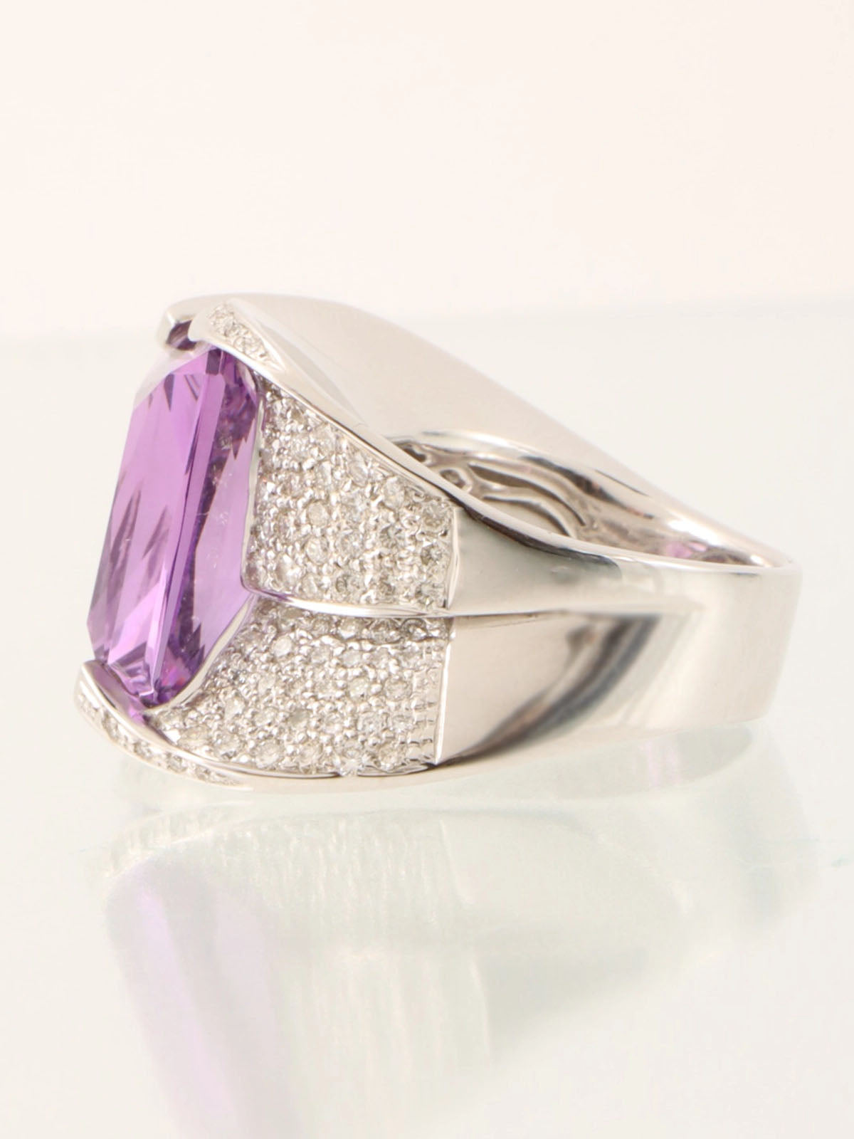 18K Amethyst Diamond Design Ring in Silver/Purple