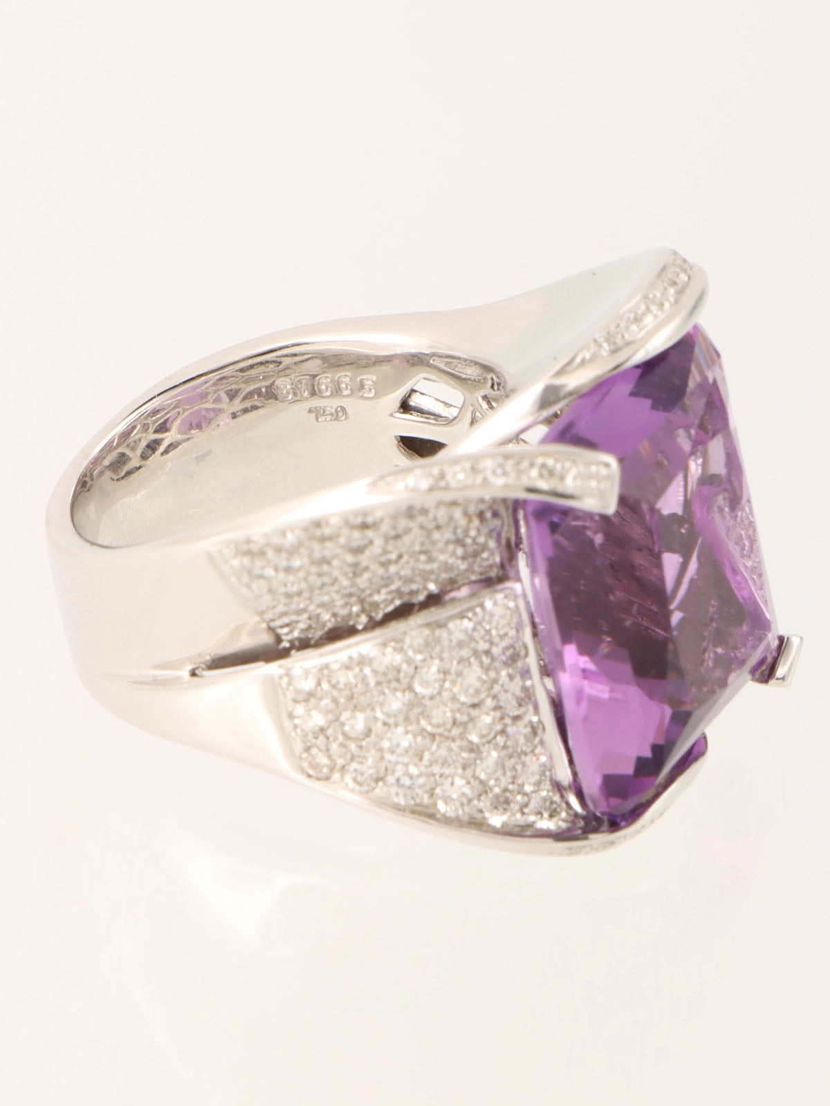 18K Amethyst Diamond Design Ring in Silver/Purple