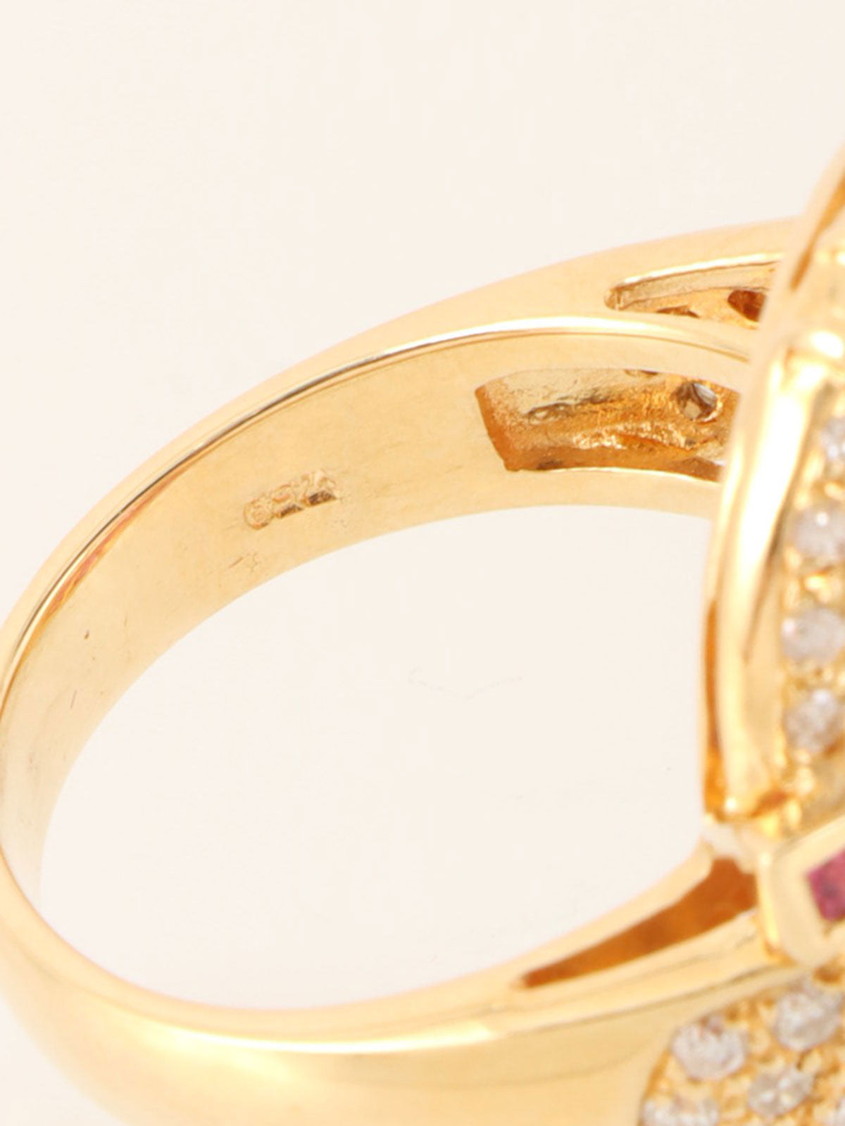 18K Diamond Ruby Swan Motif Ring in Gold/Pink
