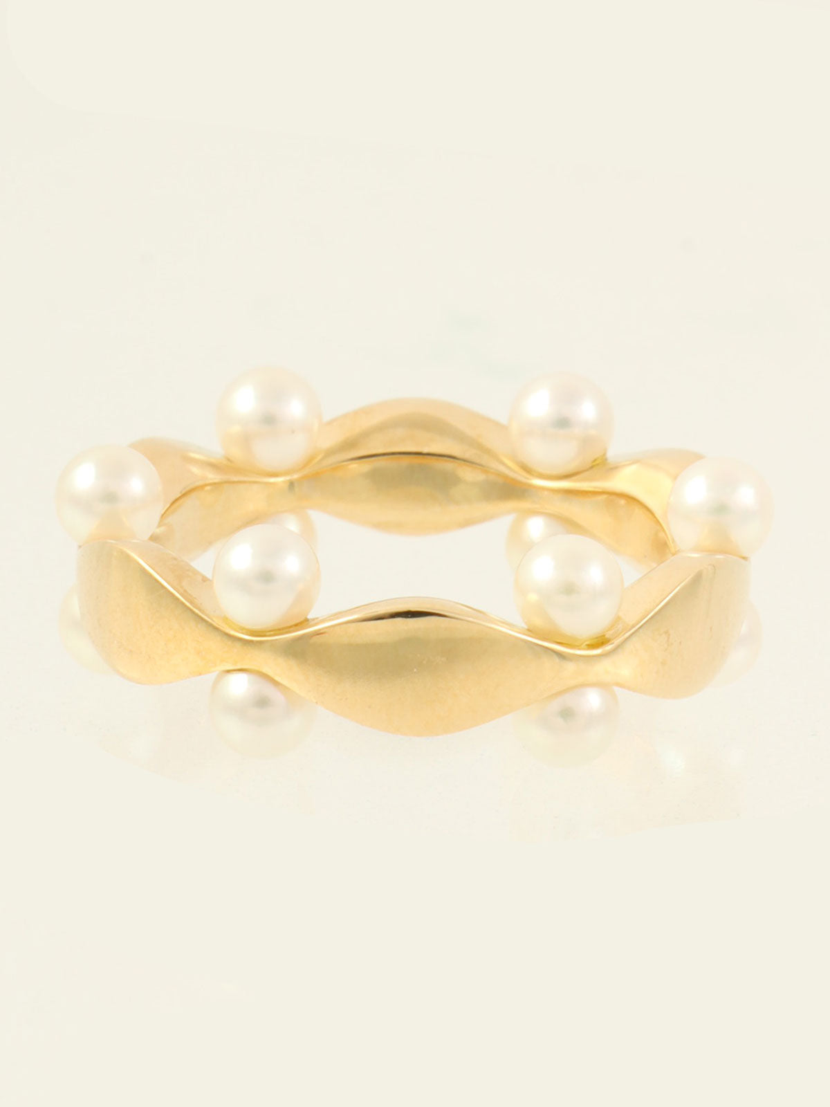 18K Gold Pearl Design Ring