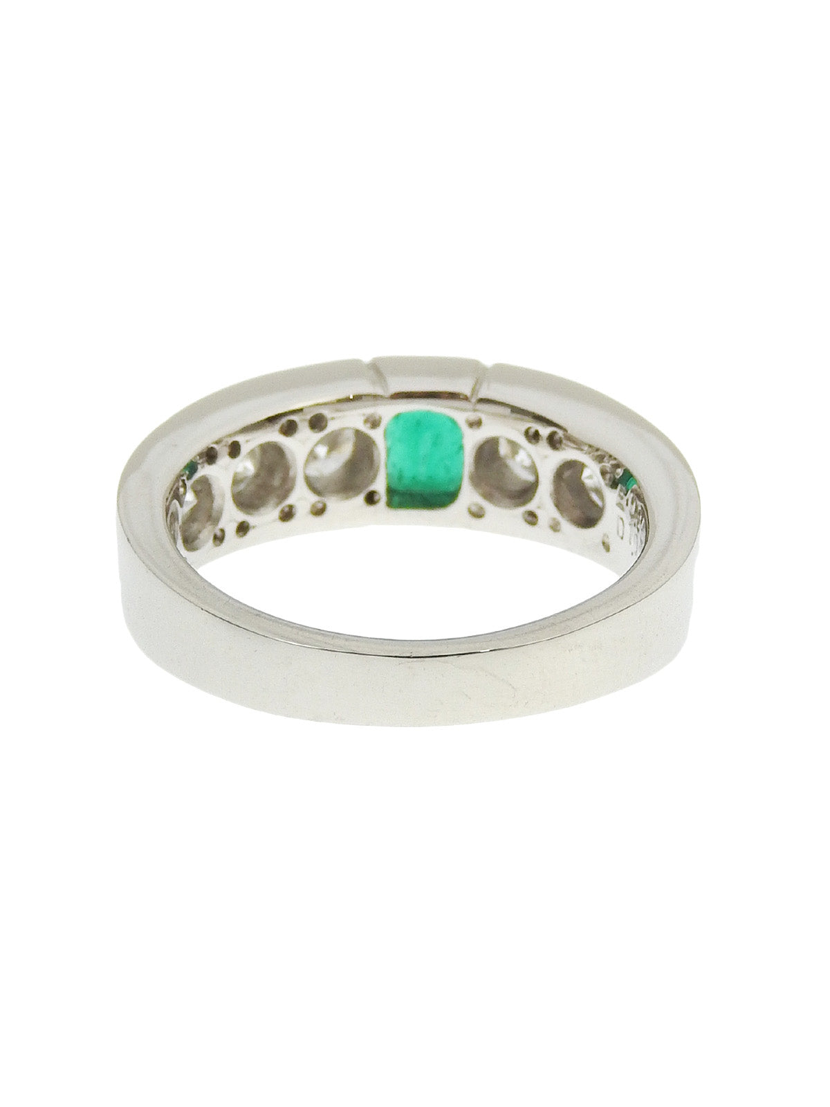 Platinum emerald and diamond ring in silver/green
