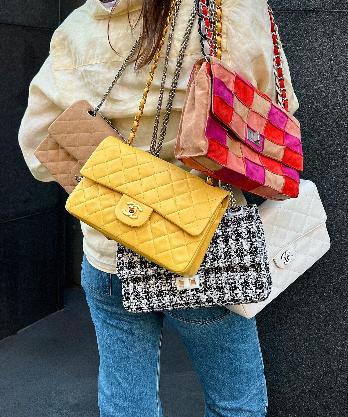 春を彩るヴィンテージシャネルのクラシックバッグ