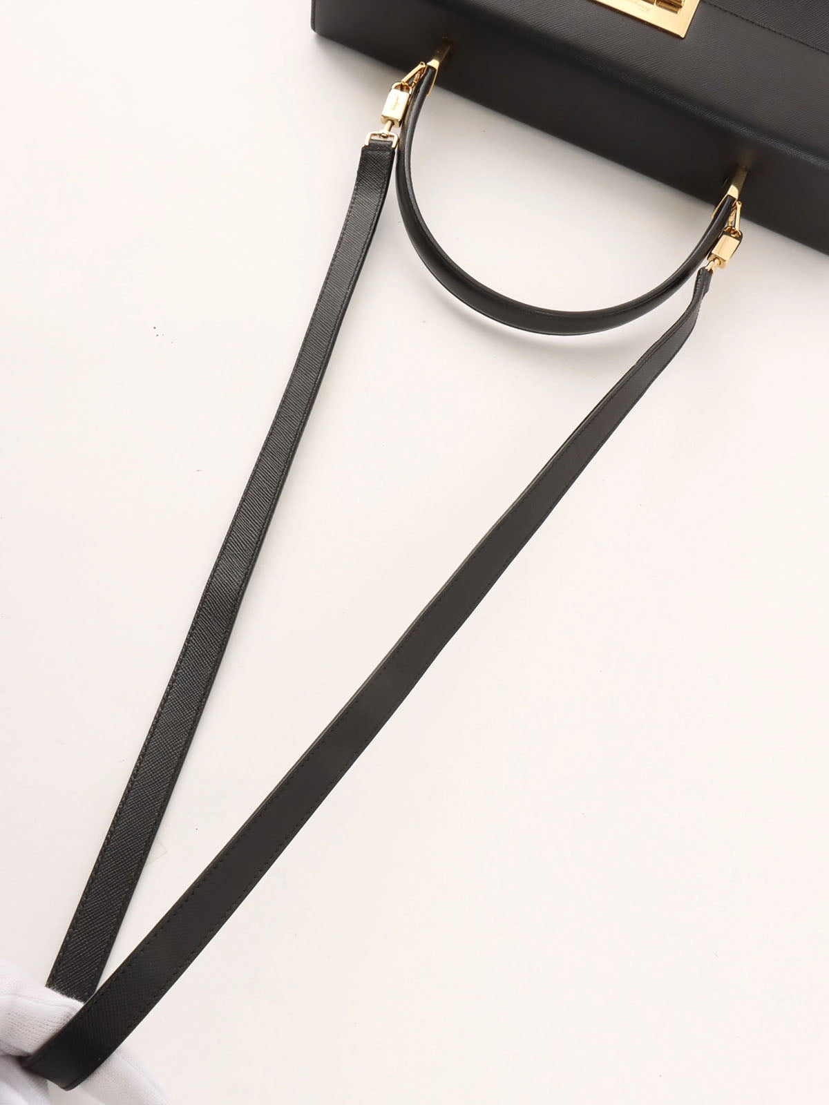 サフィアーノガンチーニプレート2wayバッグ ブラック