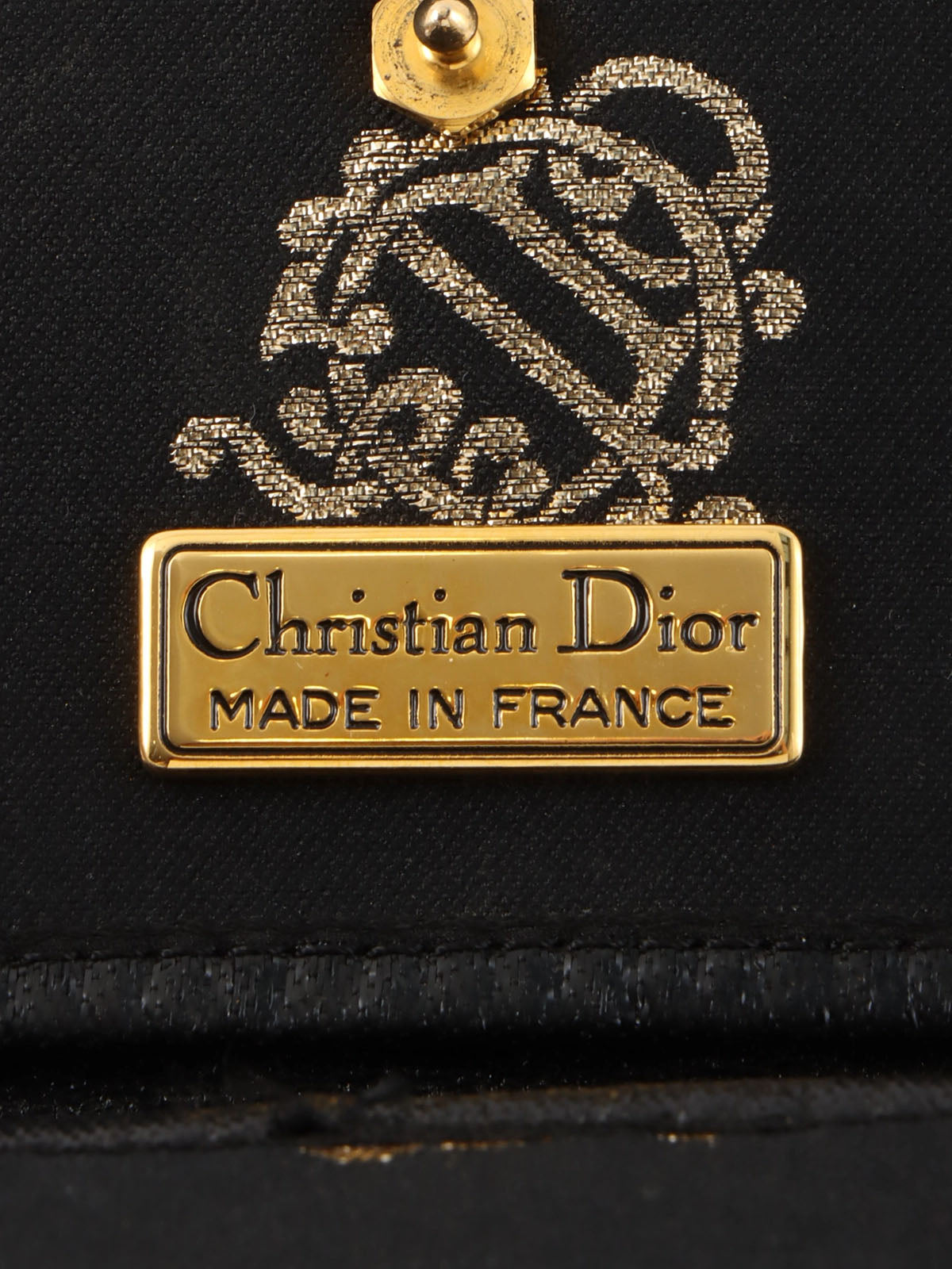 ロゴエンブレムチェーンバッグ　ブラック