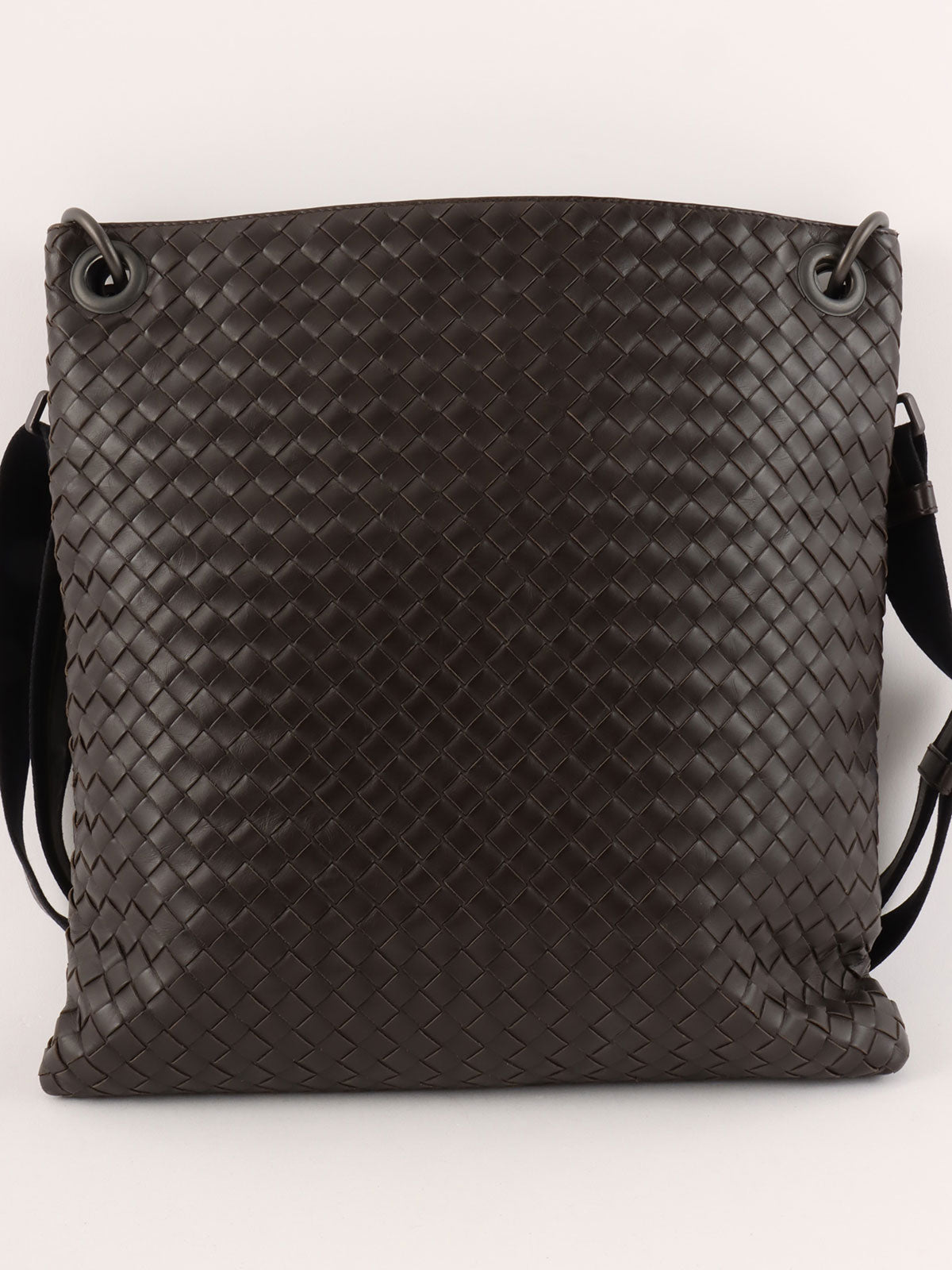 イントレチャートショルダーバッグ ブラウン