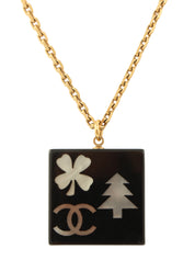 2003 年方形多图案 CC 标志项链，金色/黑色