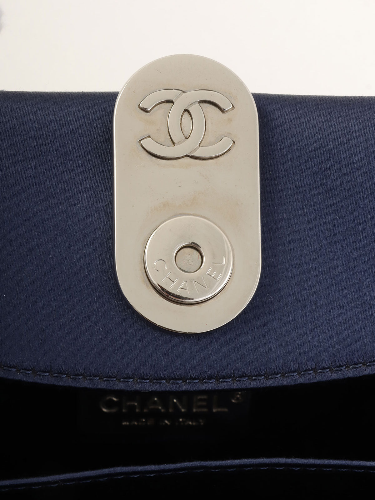 2013年頃 シルクサテンCCマークプレートチェーンショルダーバッグ ネイビー