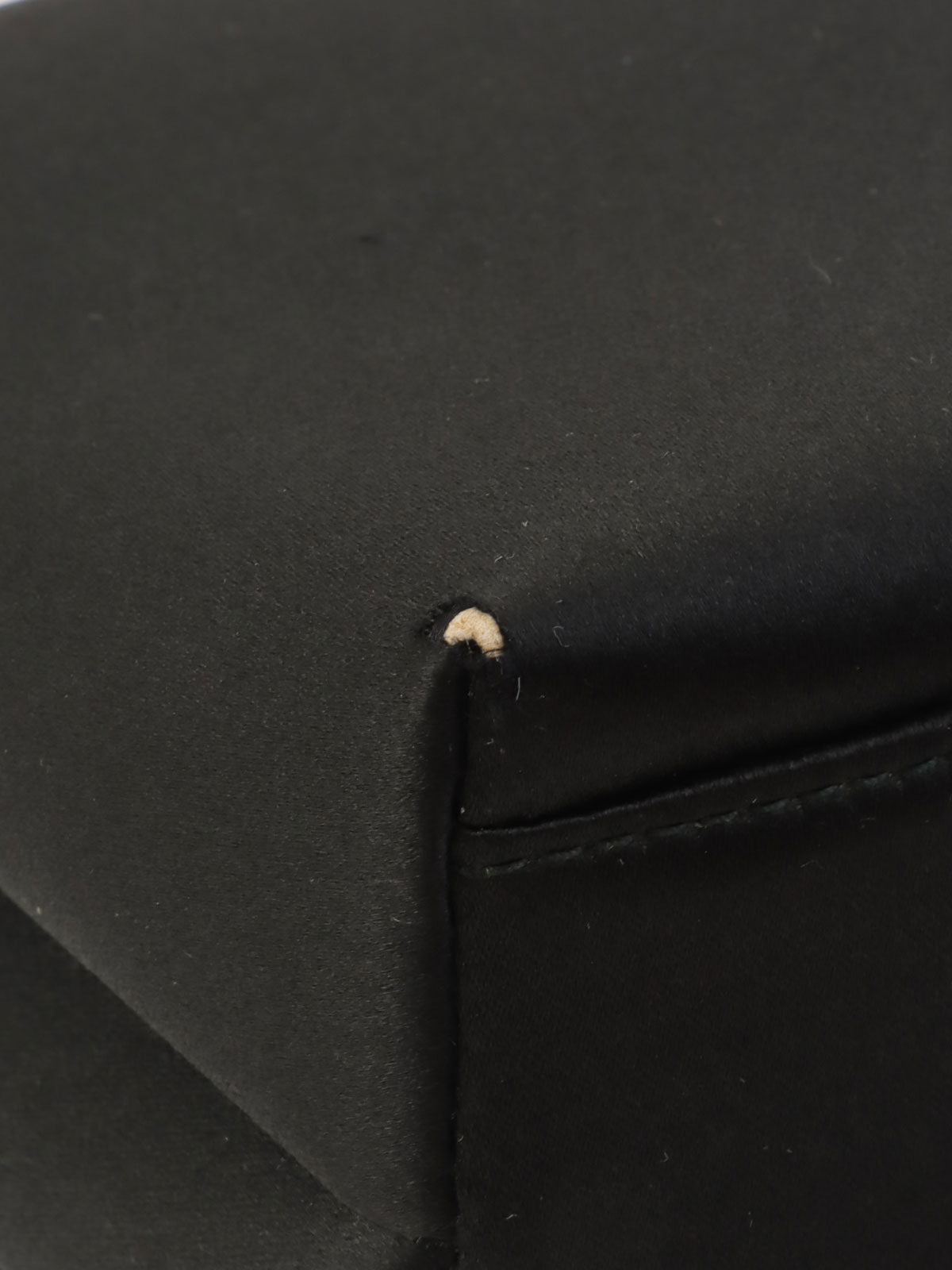 1995年頃製 シルクサテンCCターンロックチェーンショルダーバッグミニ ブラック