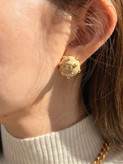 2000年製 ラウンドドットCCマークイヤリング ベージュ/ゴールド