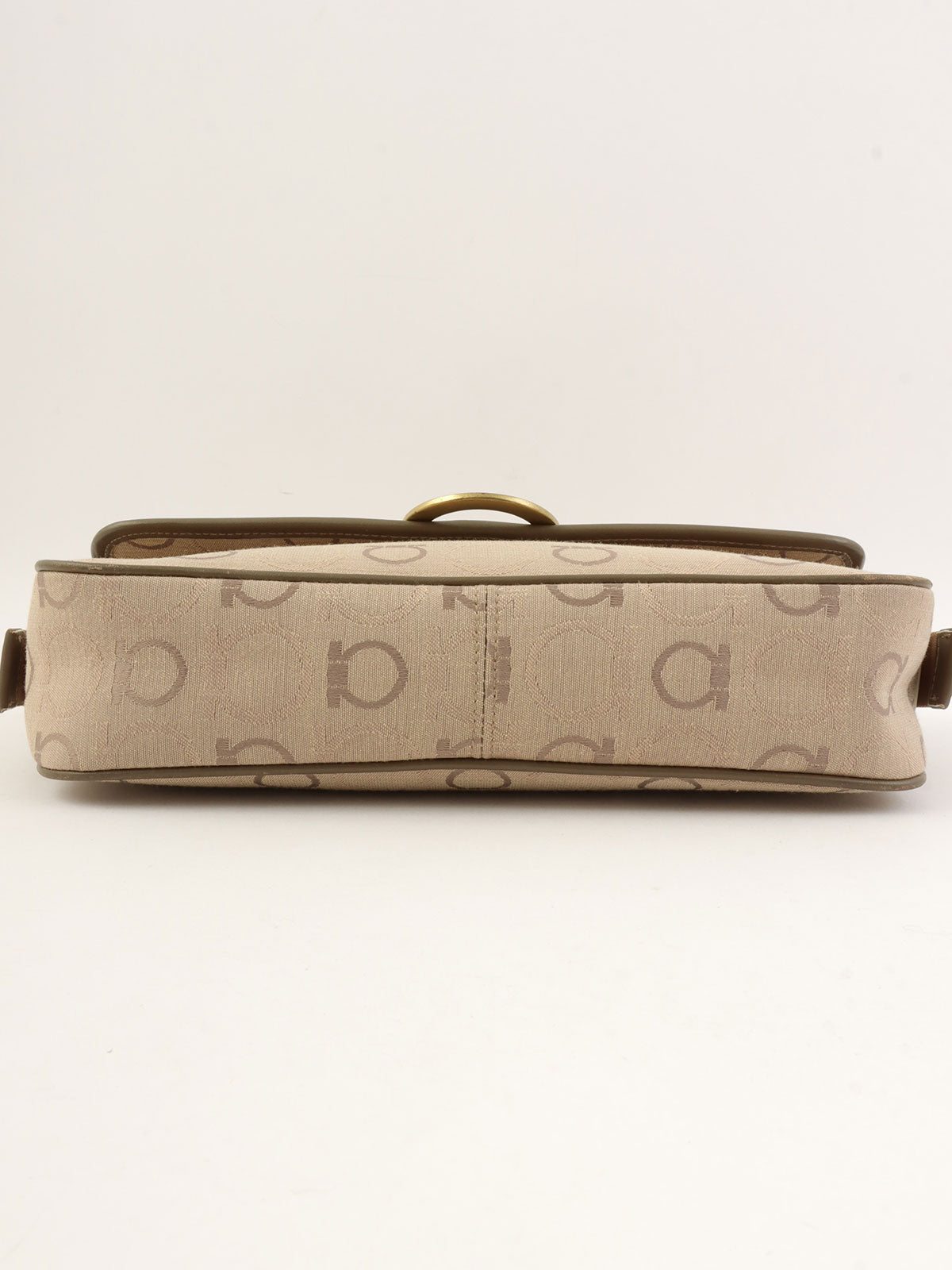 Gancini pattern shoulder bag in beige