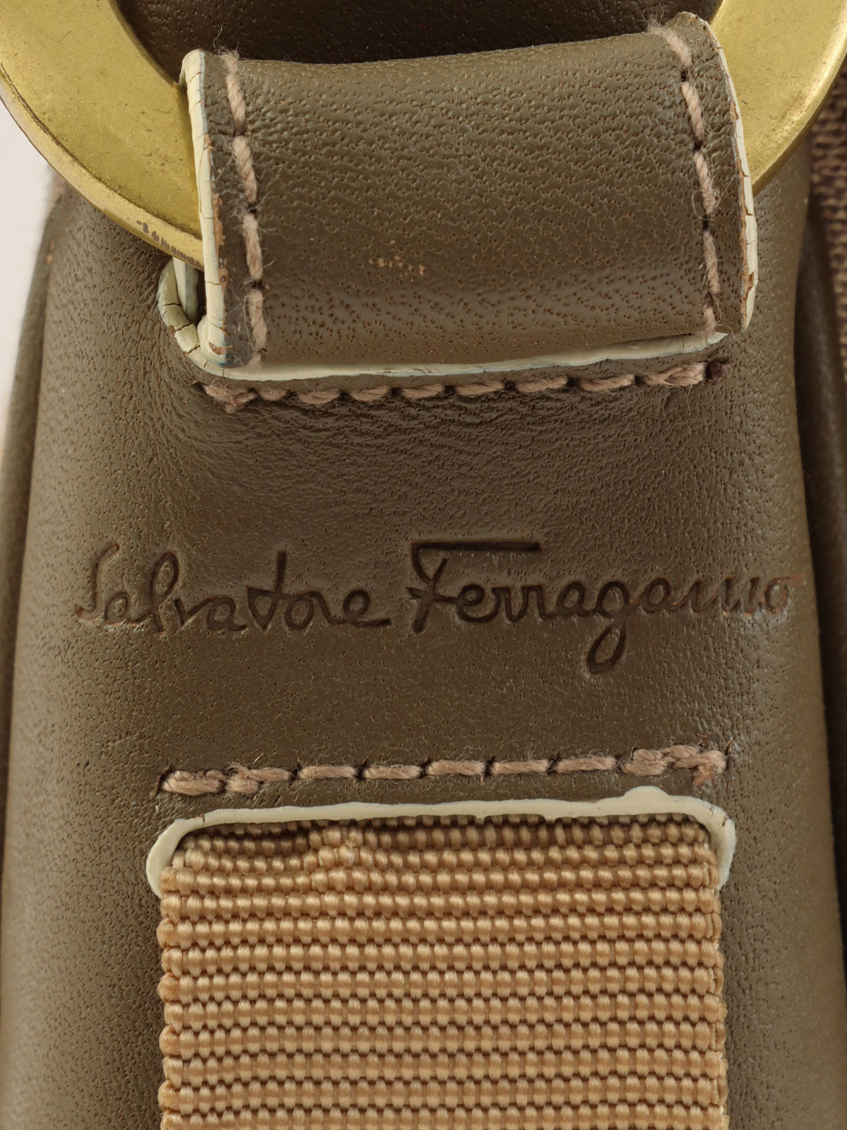 Gancini pattern shoulder bag in beige