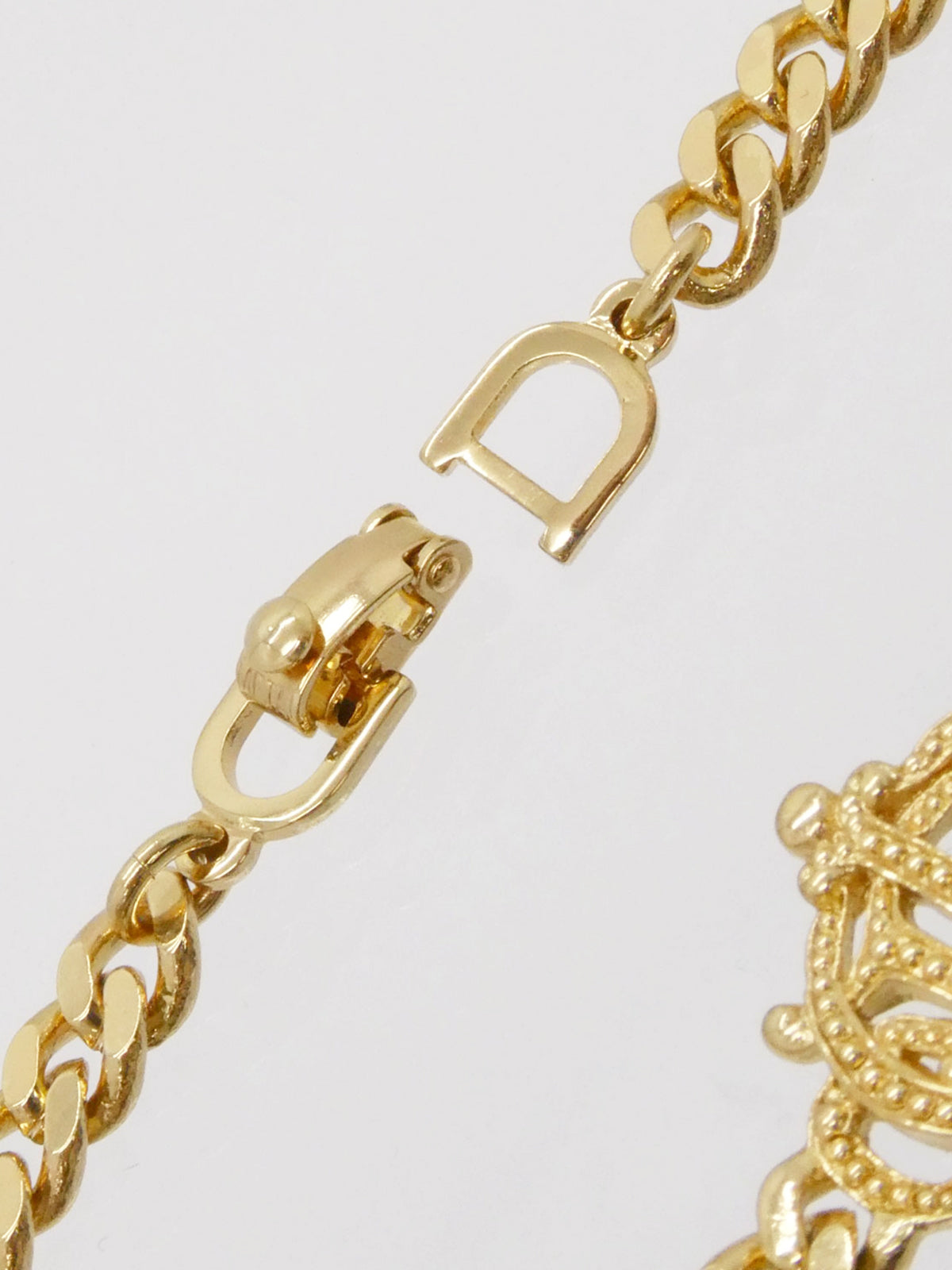 Emblem Plate Chain Bracelet Gold