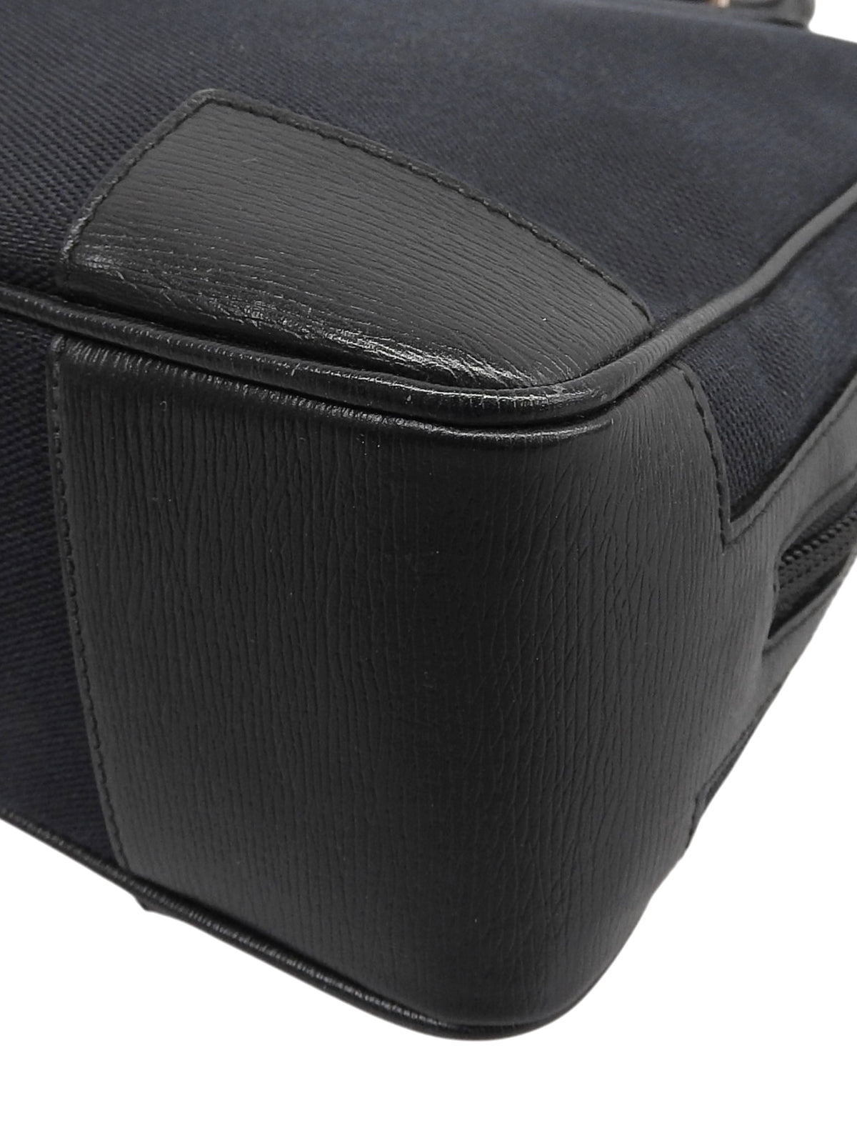 Canvas and leather combination G logo plate handbag in black