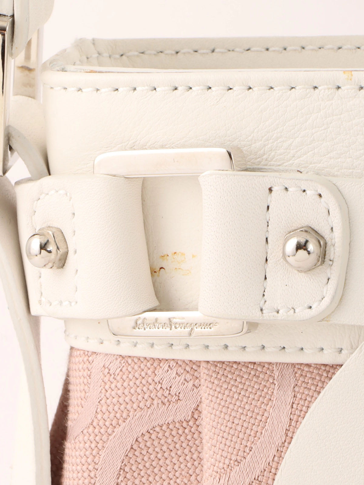 Gancini pattern one-shoulder bag in pink and white