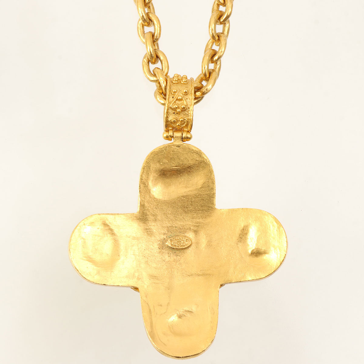 1994 Gripoix Design CC Mark Chain Necklace Gold/Green/Red