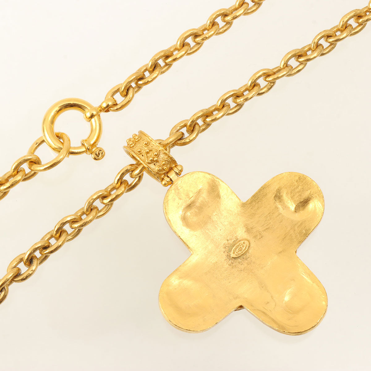 1994 Gripoix Design CC Mark Chain Necklace Gold/Green/Red