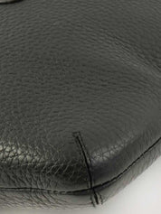 ロゴエンボスショルダーバッグ ブラック