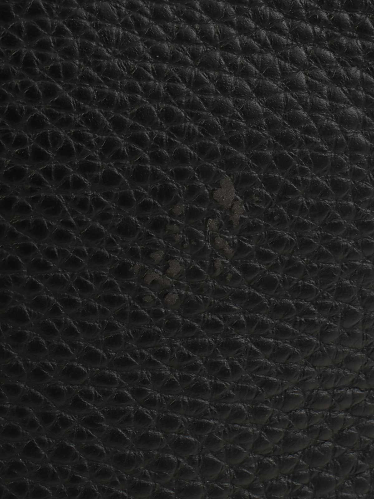 ロゴエンボスショルダーバッグ ブラック