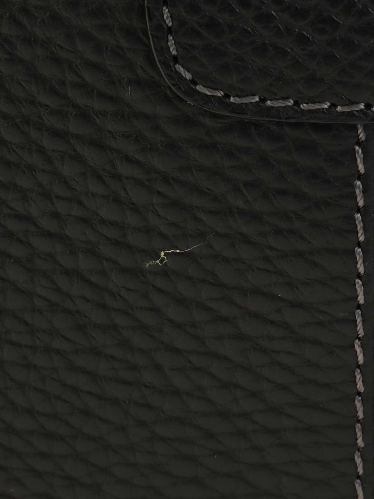 ロゴエンボスショルダーバッグ ブラック