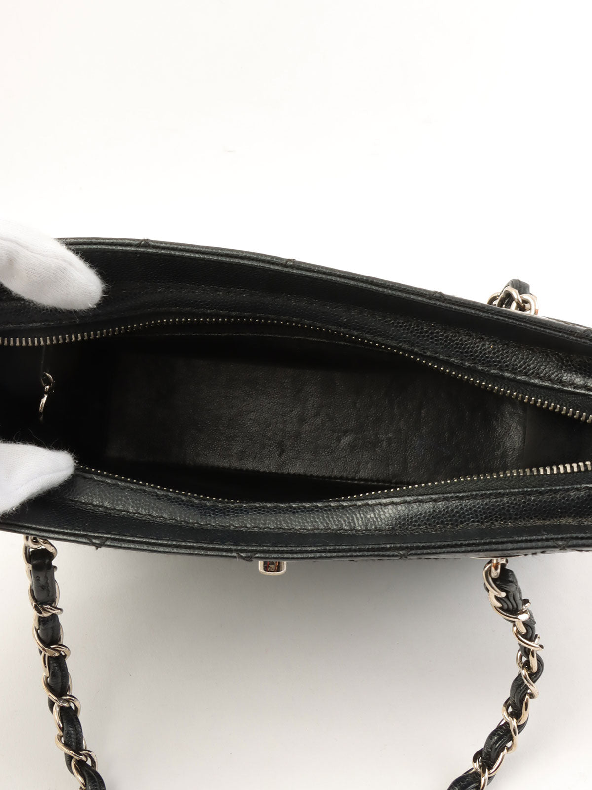 1998 Caviar Skin Bicolor Stitch CC Turnlock Chain Tote Bag in Black