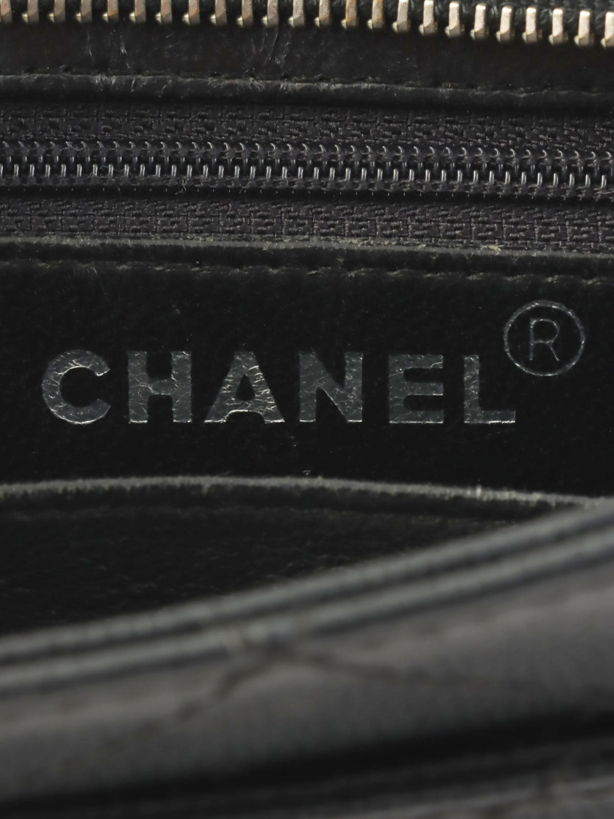 1998 Caviar Skin Bicolor Stitch CC Turnlock Chain Tote Bag in Black