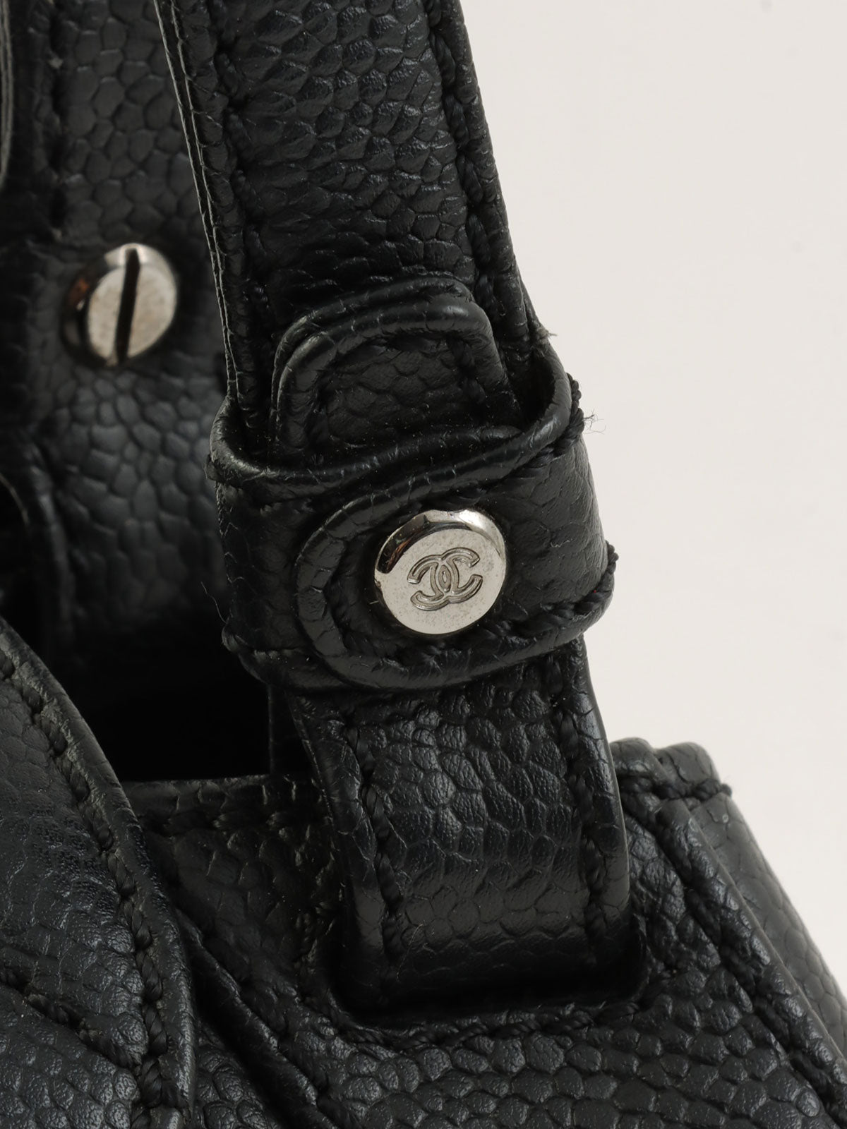 2005年頃製 キャビアスキン2.55ターンロックプレートハンドバッグ ブラック