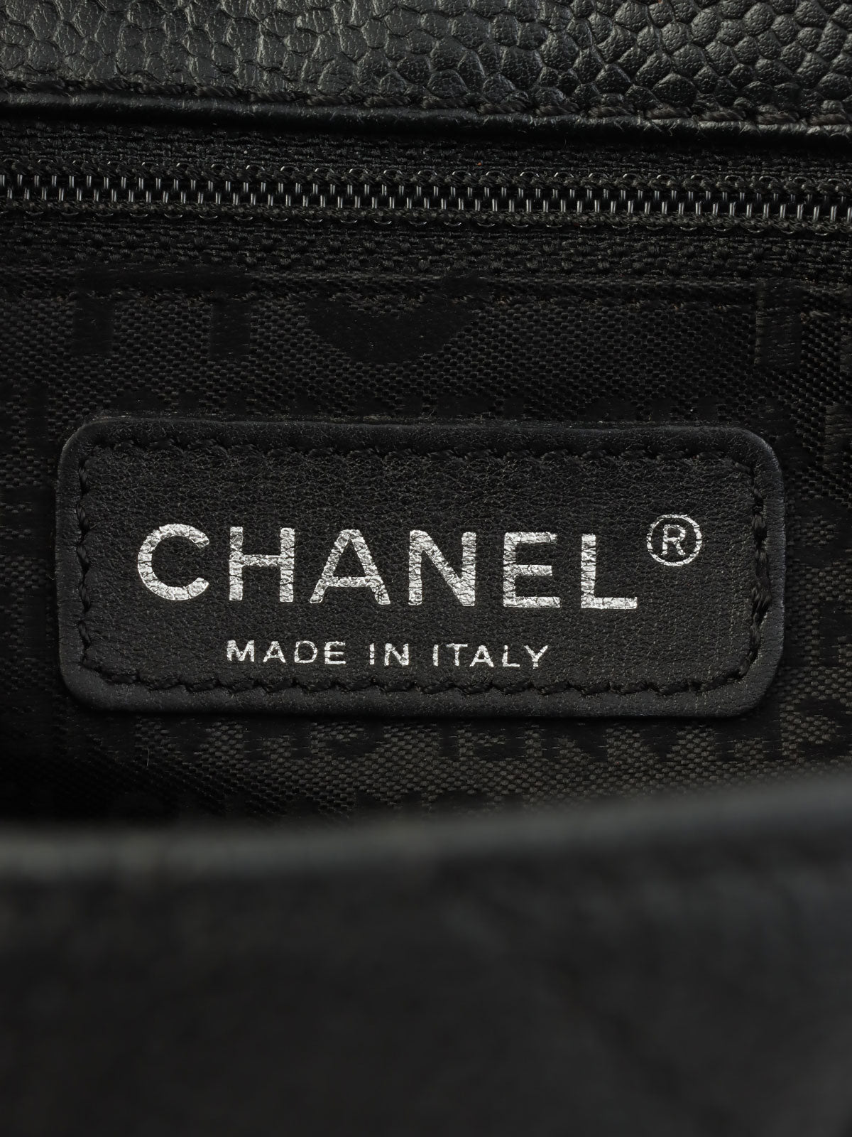 2005年頃製 キャビアスキン2.55ターンロックプレートハンドバッグ ブラック