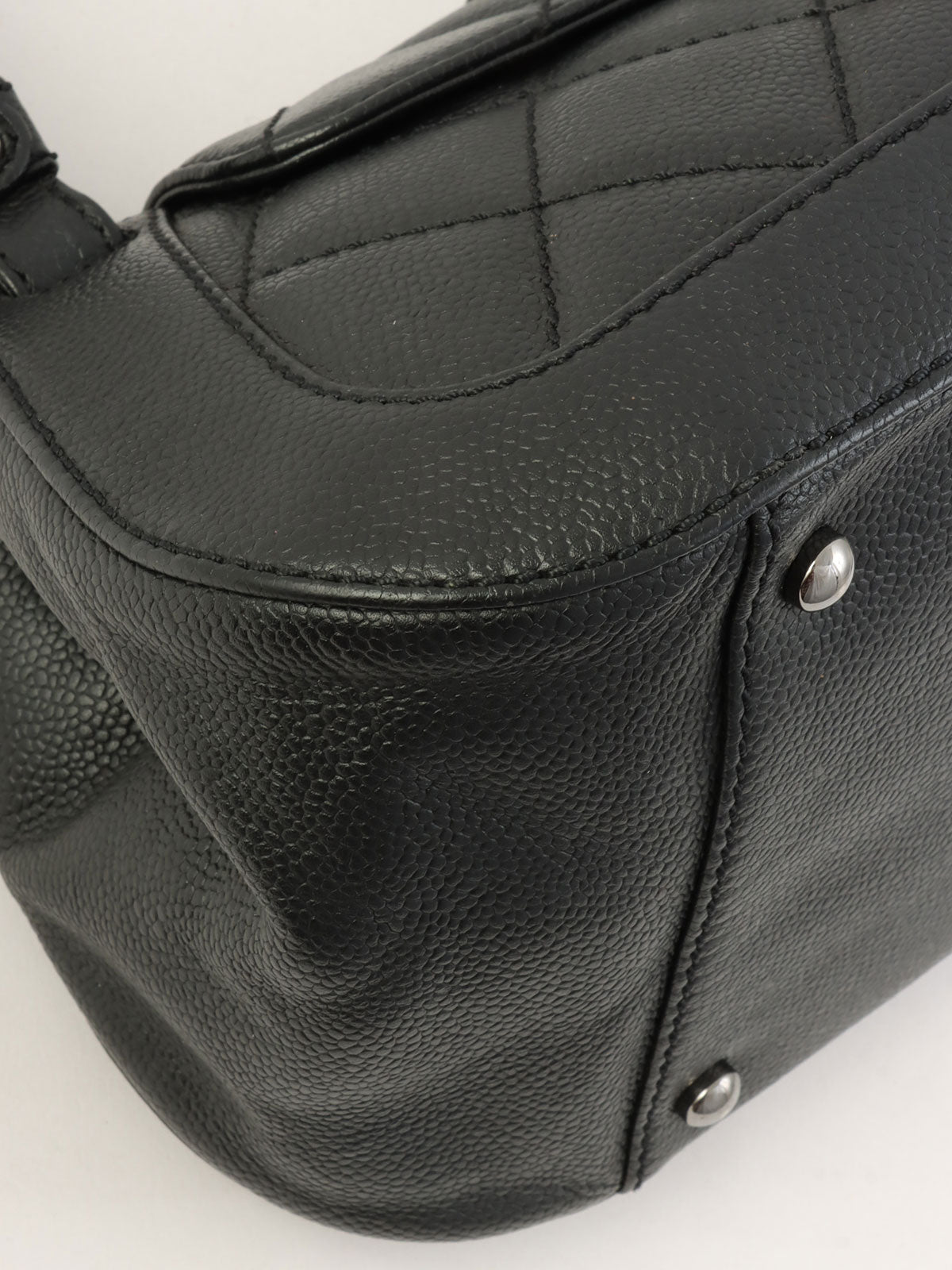 2005年頃製 キャビアスキン2.55ターンロックプレートハンドバッグ ブラック