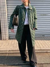 Green logo button quilted coat