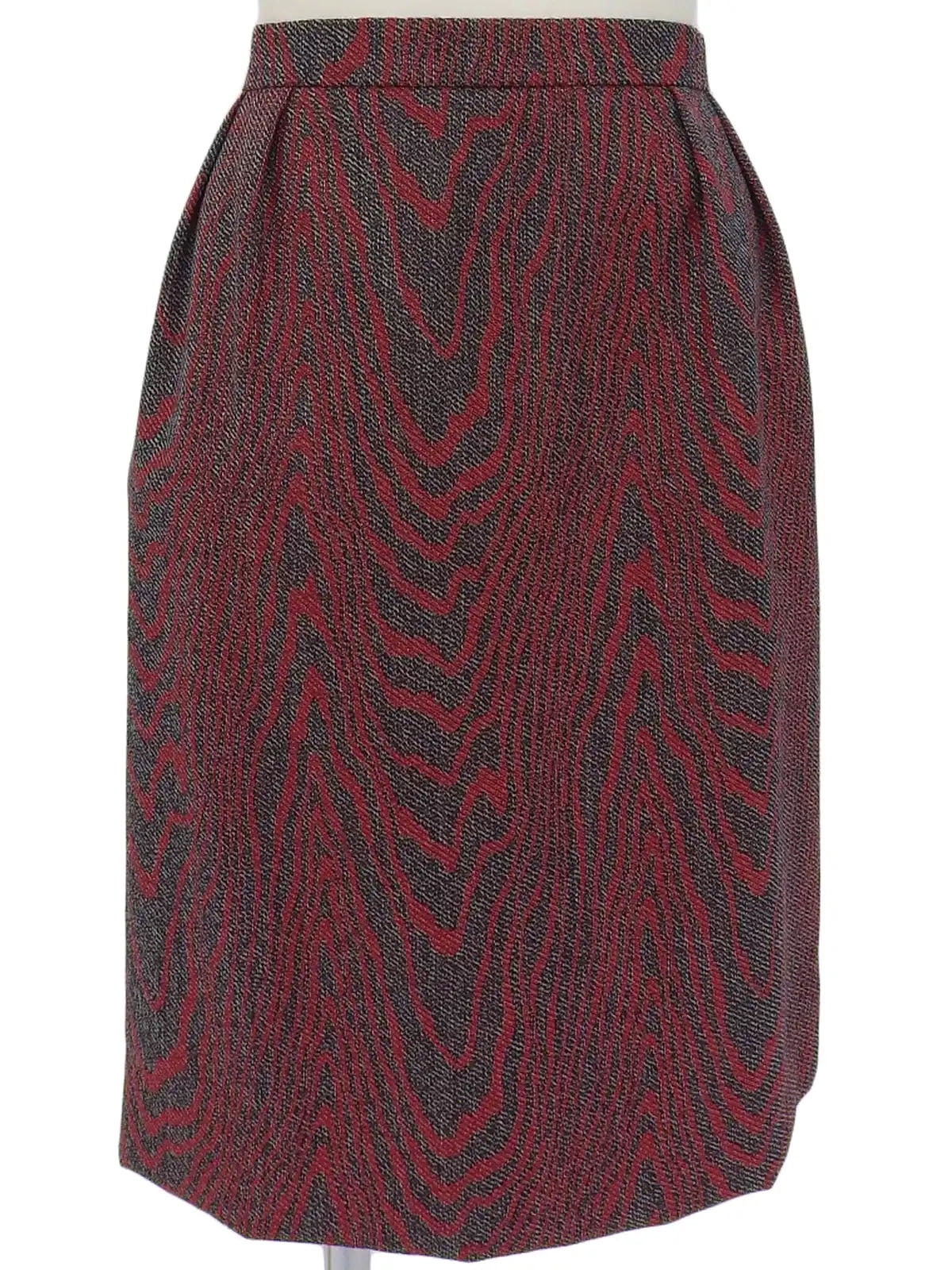 Wool design pattern set in red/dark brown
