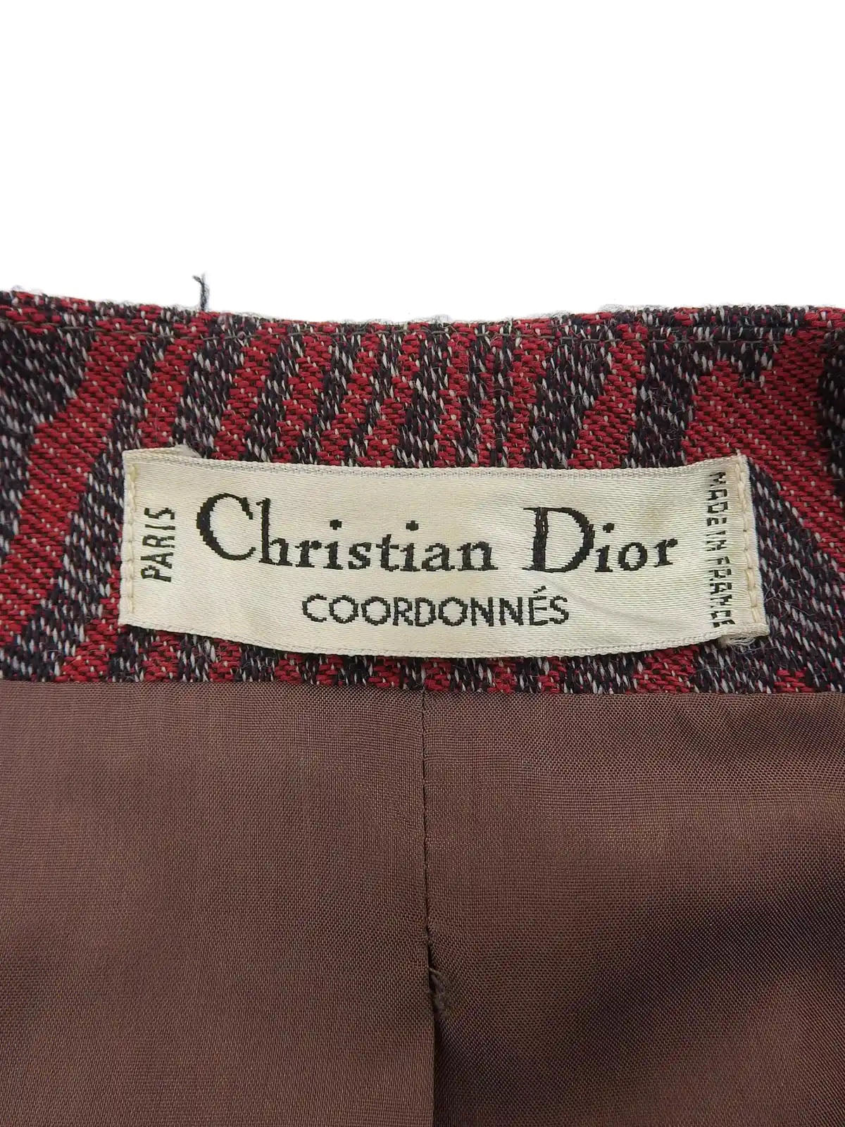 Wool design pattern set in red/dark brown