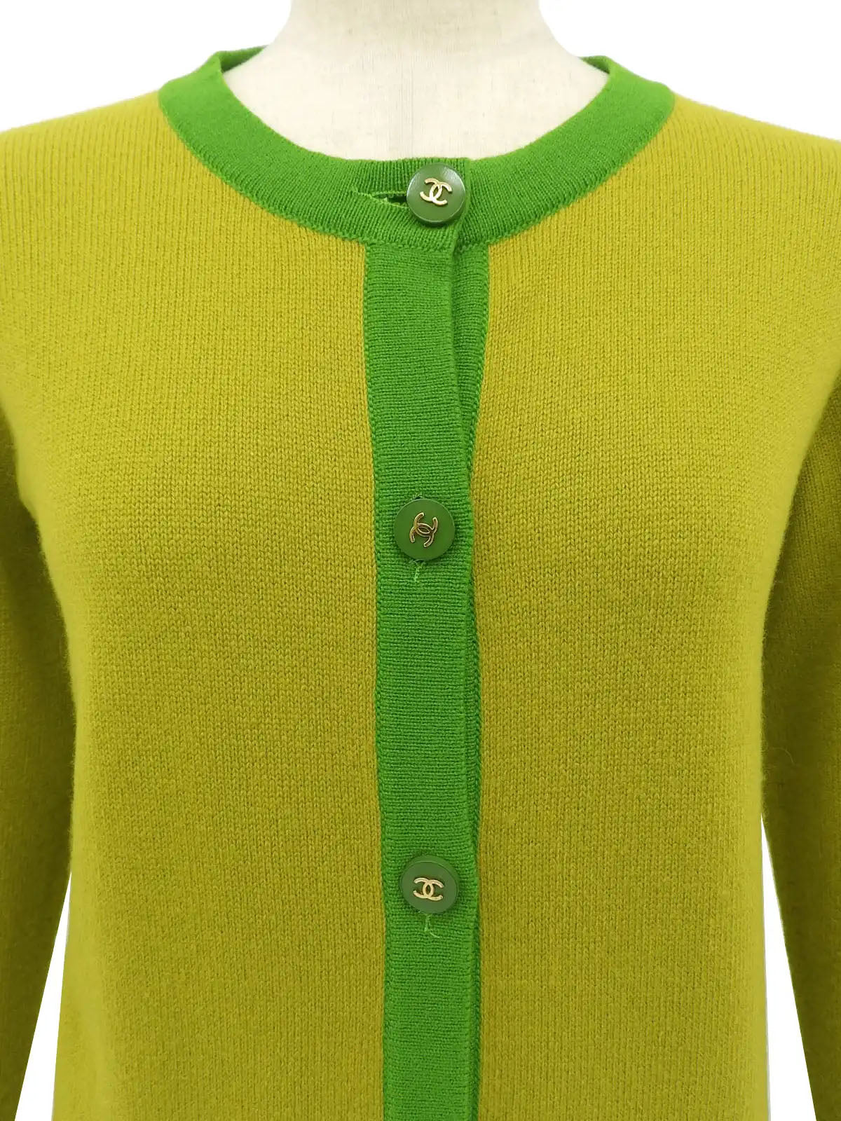 1994 Cashmere Two-Tone CC Mark Button Cardigan in Yellow-Green/Green