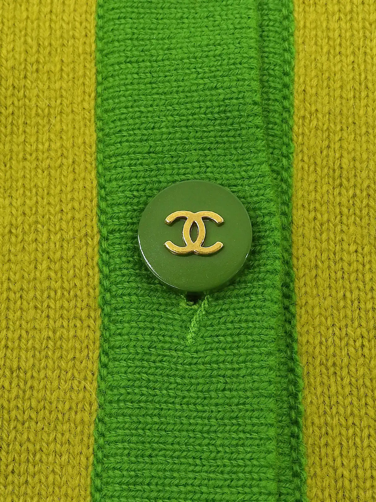 1994 Cashmere Two-Tone CC Mark Button Cardigan in Yellow-Green/Green
