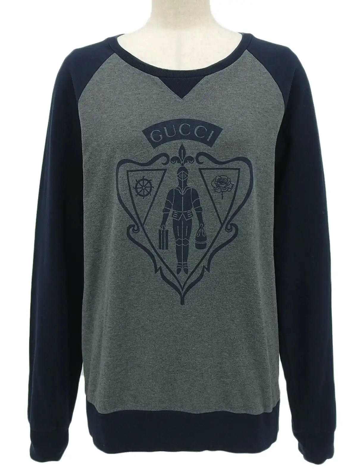 Logo design print raglan long sleeve top in gray/navy