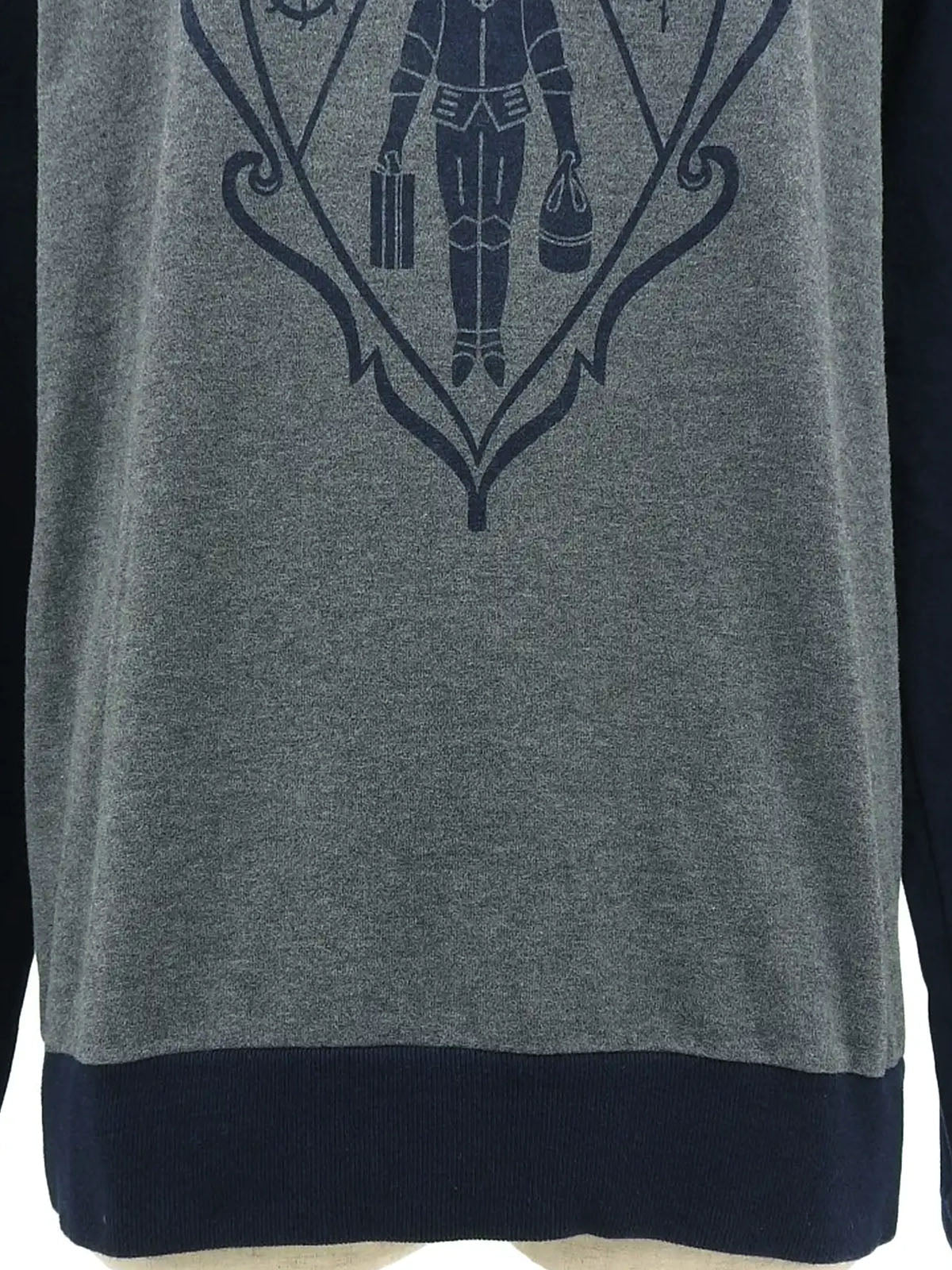 Logo design print raglan long sleeve top in gray/navy